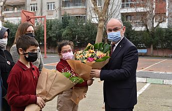 Manisa Valisi Yaşar Karadeniz Salihli'de incelemelerde bulundu