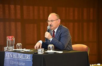 Vali Karadeniz, ‘Kariyer Günleri’ etkinlikleri kapsamında, Fen Bilimleri Koleji öğrencileriyle buluştu