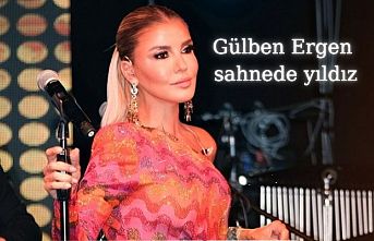 Gülben Ergen sahnede yıldız