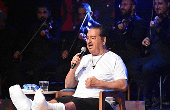 İbo iki ayağındaki kırıklara rağmen sahnede coştu