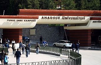 Üniversite Personeline Kıyafet Yönergesi!