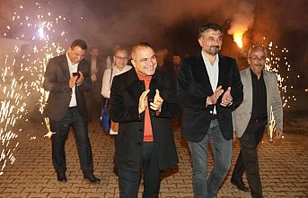 Ali Uçak Sarıgöl’de meşale ve sloganlarla karşılandı