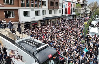 Muhafazakâr insanlara bile çalıyor ama çalışıyor dedirtmeyi başardılar