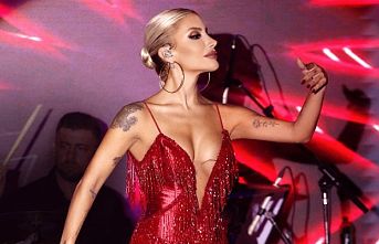 İrem artık bir 'Showgirl'!