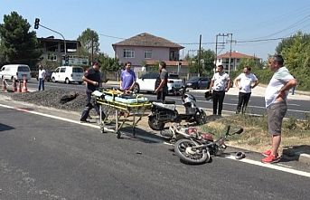 Yasak yerden geçti, otomobil çarptı!