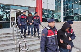 3 ayrı evden hırsızlık yapmışlardı... Tutuklandılar!