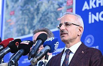 Bakan Uraloğlu Akhisar  Gördes Yolu Projesi'nin şantiyesini gezdi