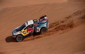 Dakar Rallisi'nde Stephane Peterhansel Rüzgarı Esti