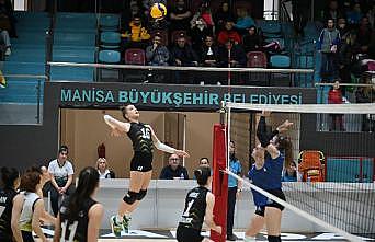 Manisalı Sultanlar liderliğini korudu
