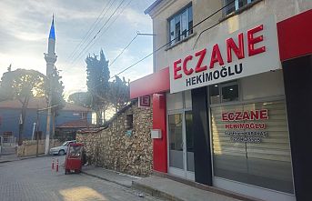 Demirci'ye bir eczane daha açıldı