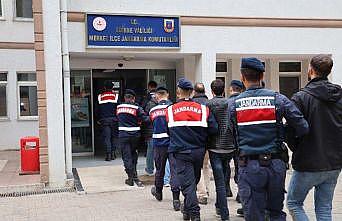 9 FETÖ üyesi sınırda yakalandı