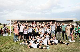 Büyükşehir’den mini voleybol şenliği
