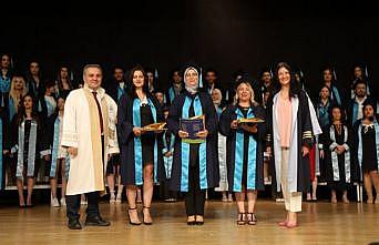 ERÜ Güzel Sanatlar Fakültesi’nde mezuniyet sevinci