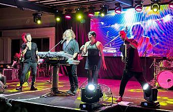 İskender Paydaş'dan muhteşem gece
