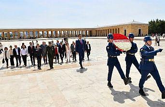 İzmir Çiğlililer Anıtkabir'de Ata'nın huzurunda