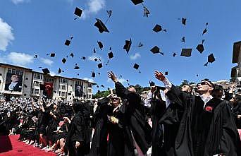 Koç Üniversitesi  30. dönem mezunlarını verdi