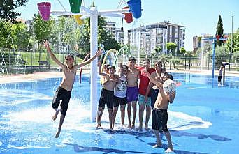 Manisa'da çocuklara serinleten eğlence