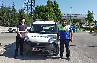Manisa'da trafik zabıta öğrencileri sınava yetiştirdi