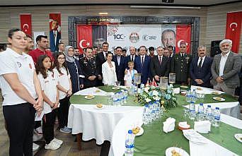 Manisa protokolü bayramlaştı