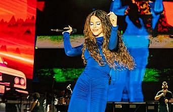 Simge'den Bursa'da muhteşem performans