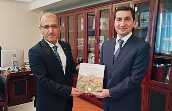 'Azerbaycan’ın Sırları' kitabı Hacıyev’e takdim edildi