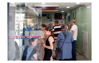 Dolar ve Euro yeni haftaya düşüşle başladı