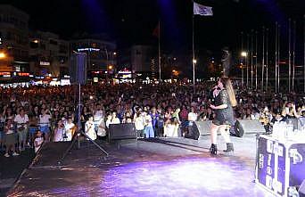 Marmaris 90'lı yılların aşk şarkılarıyla coştu