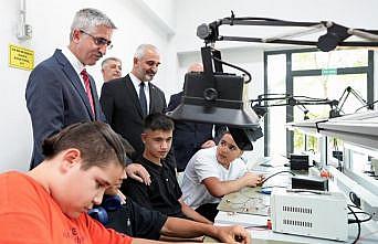 Öğrencilere 'zanaat atölyeleri' açıldı