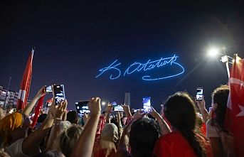 500 dron Körfez’de görsel şölen yaşattı