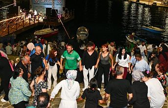 Karadeniz türküleri coşturdu