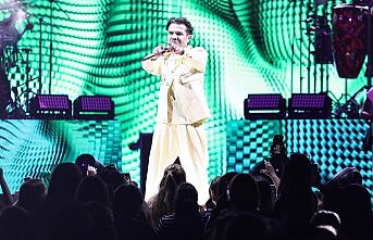 Kenan Doğulu, Çeşme performansıyla hayran bıraktı