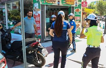 Manisa'da zabıta ekiplerinden kaldırım işgali denetimi