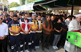 Sağlık görevlileri son yolculuklarına uğurlandı