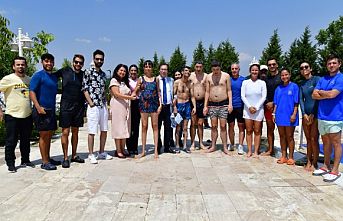 Yunusemre'den Özel Öğrencilere Yüzme Kursu