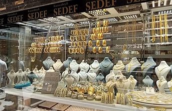 Altın yeni haftaya düşüşle başladı