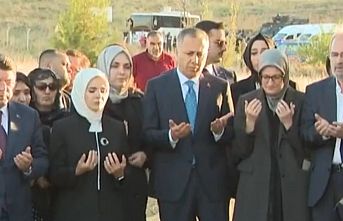 Bakanlardan Narin'in kabrine ziyaret