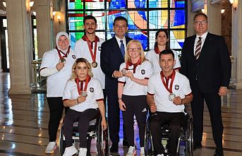 Başkan İmamoğlu, paralimpik şampiyonlarını ağırladı