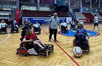 Engeller tekerlekli sandalye futbolu ile kalktı