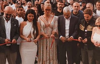 Genesis Cafe Restourant açılışına ünlü akını