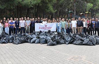 Gönüllüler Manisa Çiftlik Parkı’nı temizledi