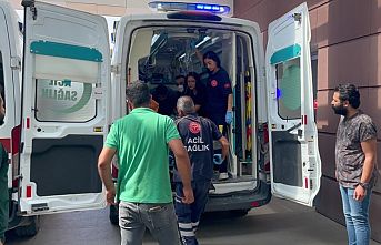 Kafasına ağırlık düşen işçi ağır yaralandı