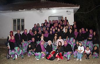 Köylü kadınlardan sıradışı eğlence şalvar gecesi düzenlediler