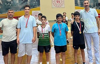 Manisa BBSK, badmintonda 'Zafer'e damga vurdu