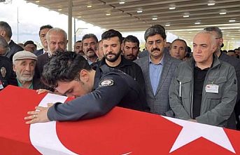 Şehit polis toprağa verildi