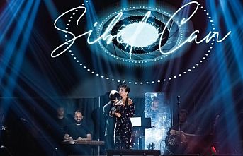 Sibel Can'dan yavru vatanda müzik şöleni