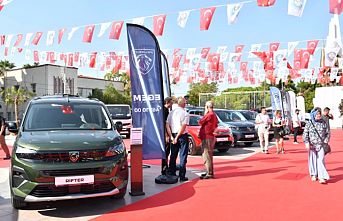 1. Manisa Otoshow Otomobil Fuarı Açıldı