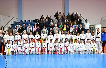 AKGEDİKLİ TAEKWONDOCULAR BİR ÜST KUŞAĞA TERFİ ETTİ