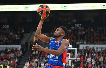 Anadolu Efes  Barcelona’ya yenildi