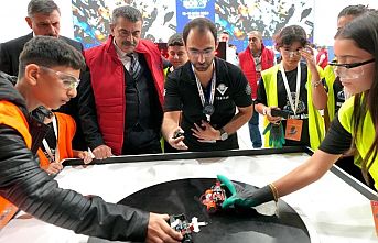 Bakan Tekin, MEB Robot Yarışması'nda