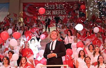Soner Arıca ve 1923 Kadın Korosundan Cumhuriyetin 101’nci yılı anısına muhteşem konser 